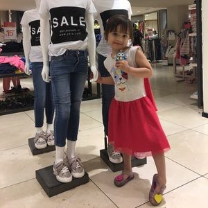 Meet your Posher, Bebe